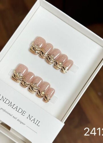 241217#Fingertip Leopard Print Square