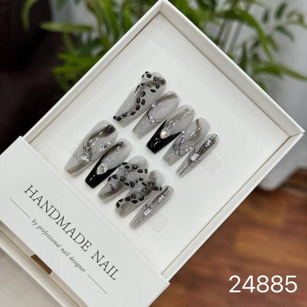 24885#Ink Wash Coiled Snake