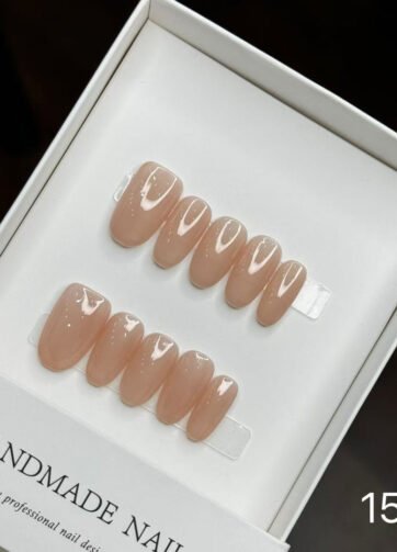 Eclipse Oval Nails