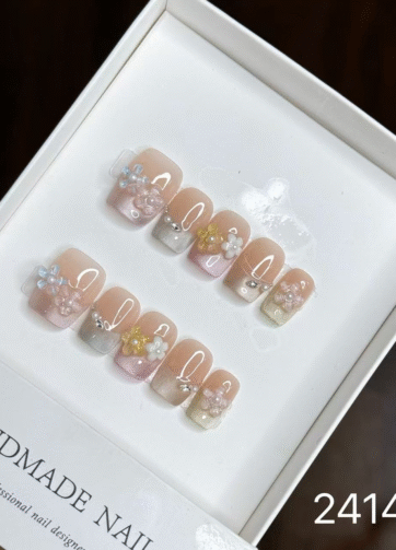 241407#Colorful Crystal Flower Short Square