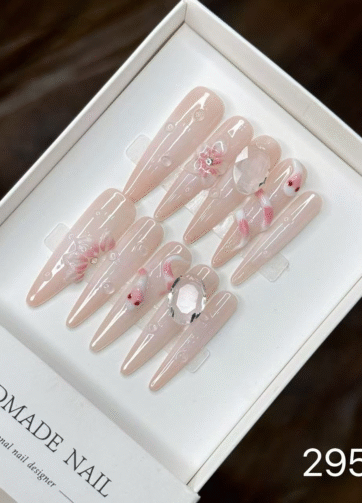 29548#Pink Carved Jade Snake