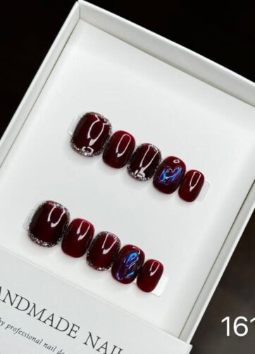 16109#Burgundy Glitter Nails