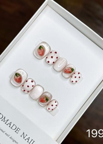 19954#Ice Crystal Strawberry Short Round