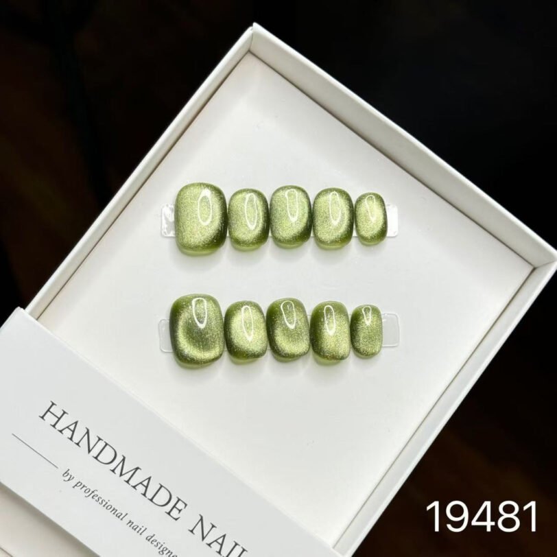 19481#Green Cat Eye with Green Grapes