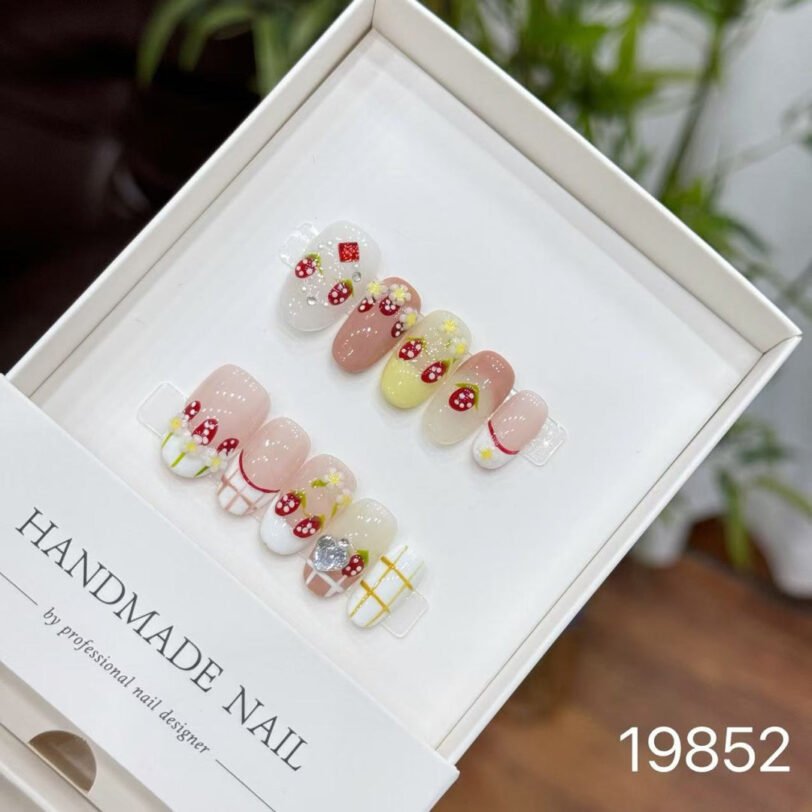 19852#Strawberry Party