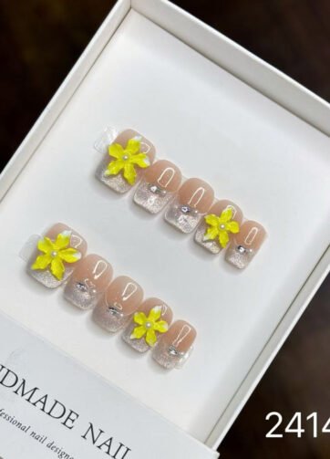 241415#Powder Pink Egg Flower Short Square Nails