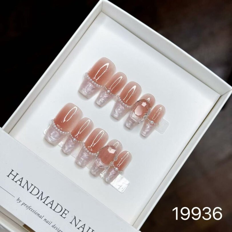 19936#Pearl Necklace