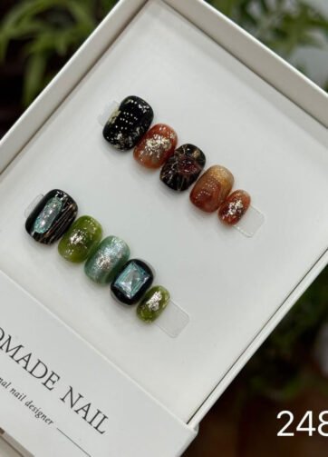 24830#Golden Wilderness