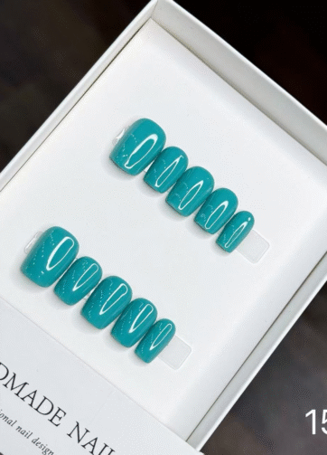 1581# Aqua Green Short T Nails