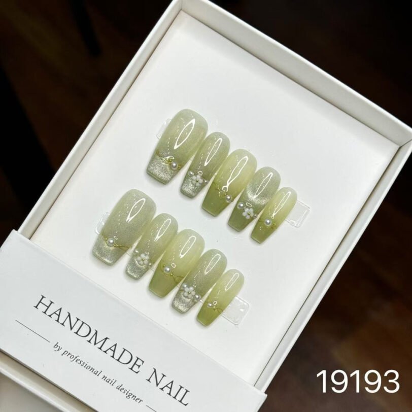 19193#Green Cat Eye Small Flowers