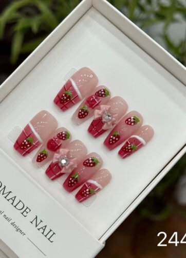 24460#Strawberry Sweetheart Nail Art