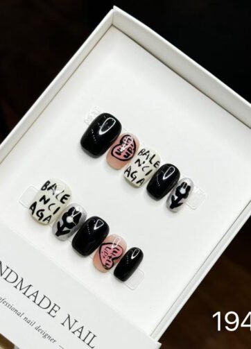 19467#Hand-painted Heart Doodle