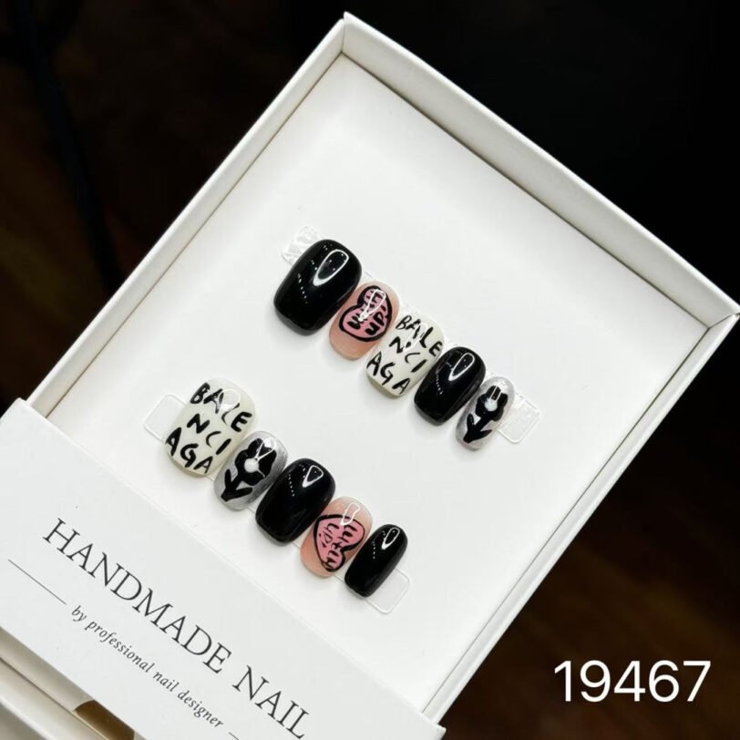 19467#Hand-painted Heart Doodle