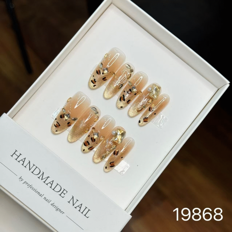 19868#Golden Leopard