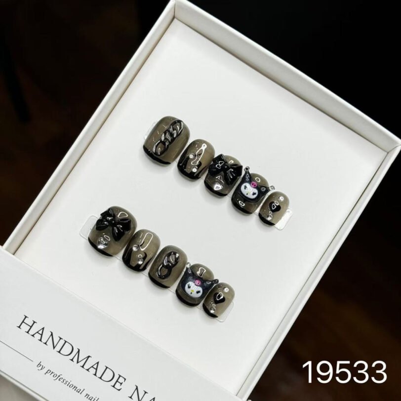 19533#Little Black Kuromi