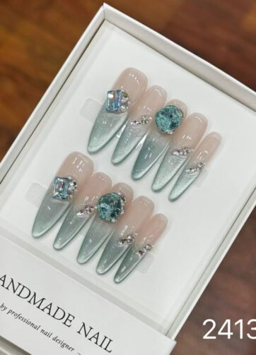 241302#Green Wave Fine Dog