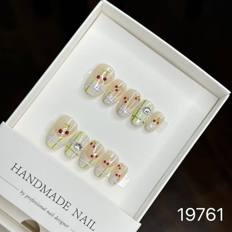 19761#French Cherry Nails
