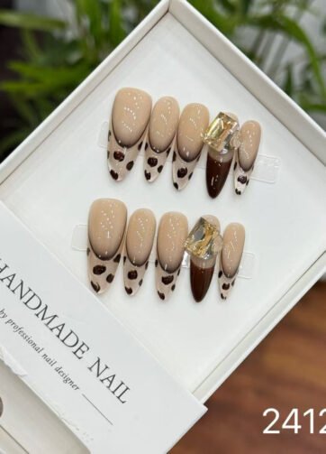 241231#Golden Leopard Print