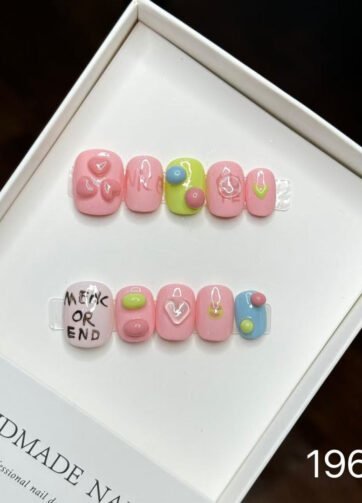 19676#Heart-Shaped Dopamine Nails