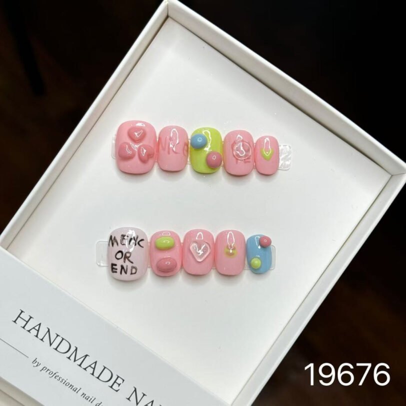 19676#Heart-Shaped Dopamine Nails
