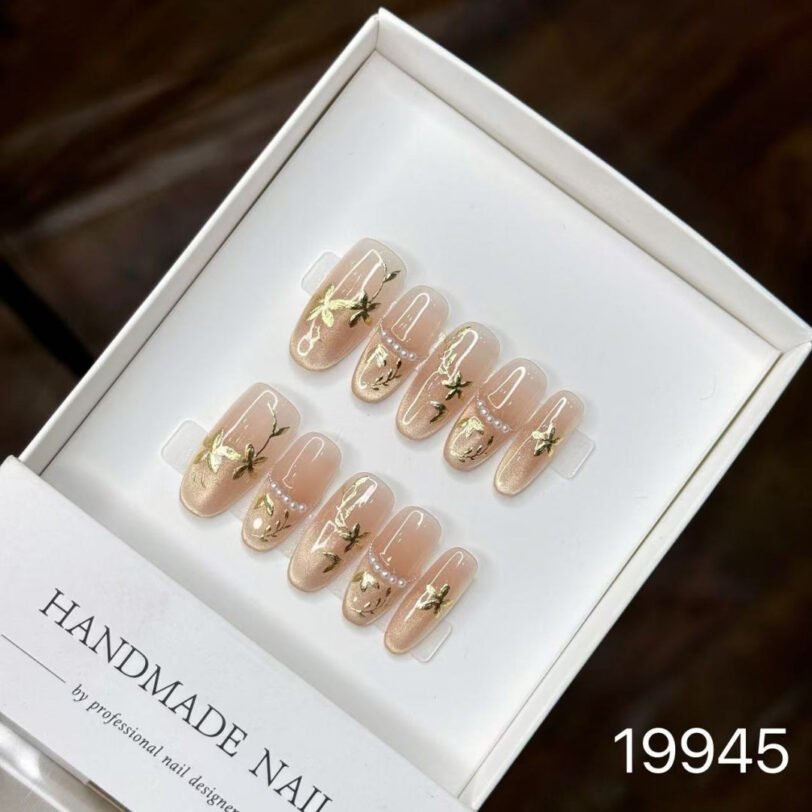19945#Golden Branches and Jade Leaves Oval