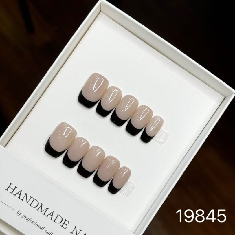 19845#French Black Square