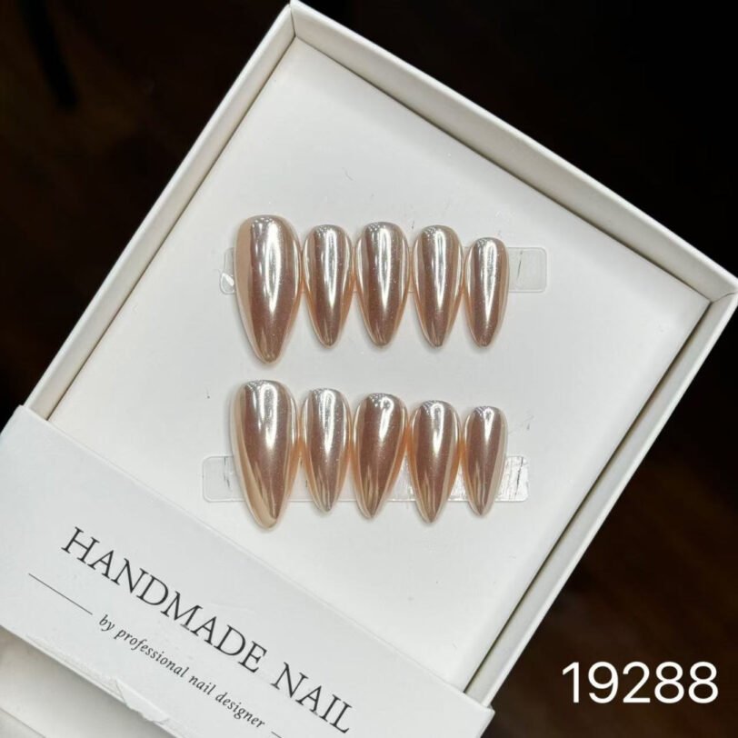 19288#Almond Powder Mirror Nail Polish
