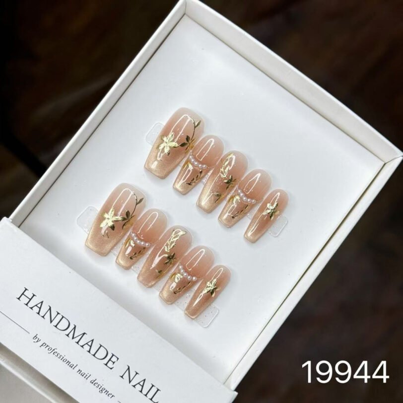 19944#Golden Branches and Jade Leaves T