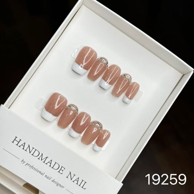 19259#French White Crown Short T Nails