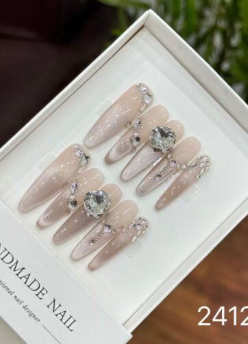 241278#Fleeting Clouds and Fine Dogs