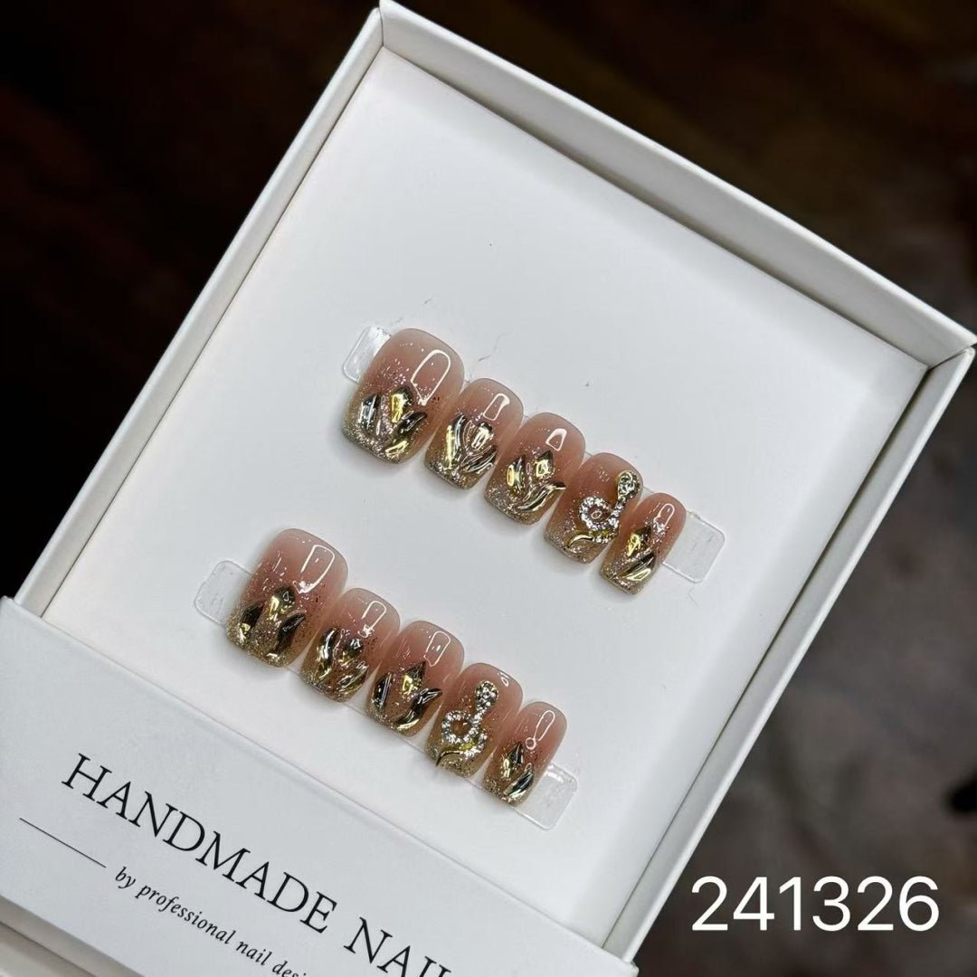 241326#Precious Snake Short Square Nails