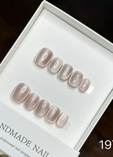 19717#Jade Black Cat Eye Short Round Nails